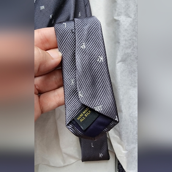 Vintage banker's tie 100% silk tie slim unisex currency money one six historic - Picture 2 of 3